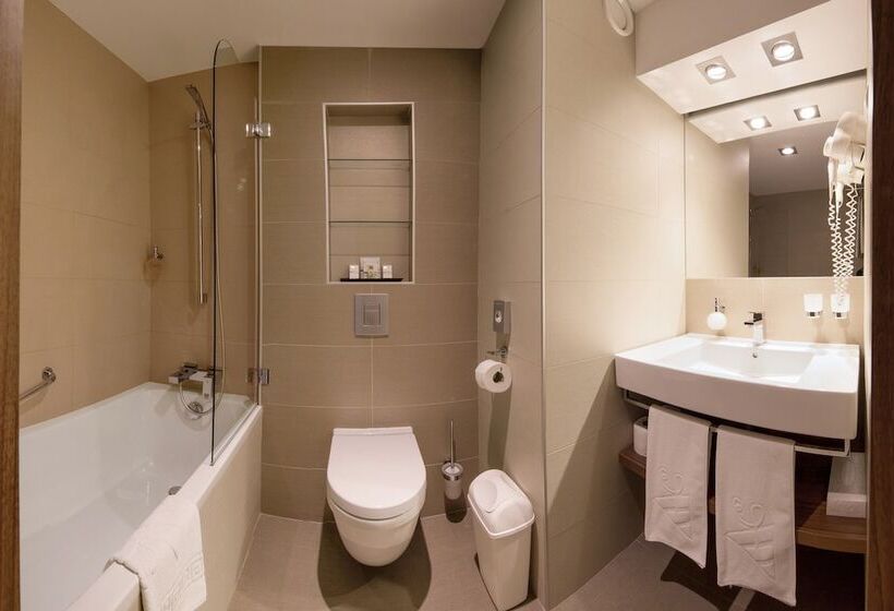 스탠다드 룸 강 전망, Boutique Hotel Victoria Budapest