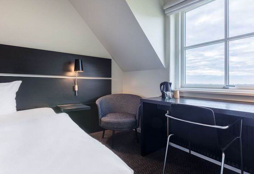 Standard Single Room Single Bed, Comwell Sorø