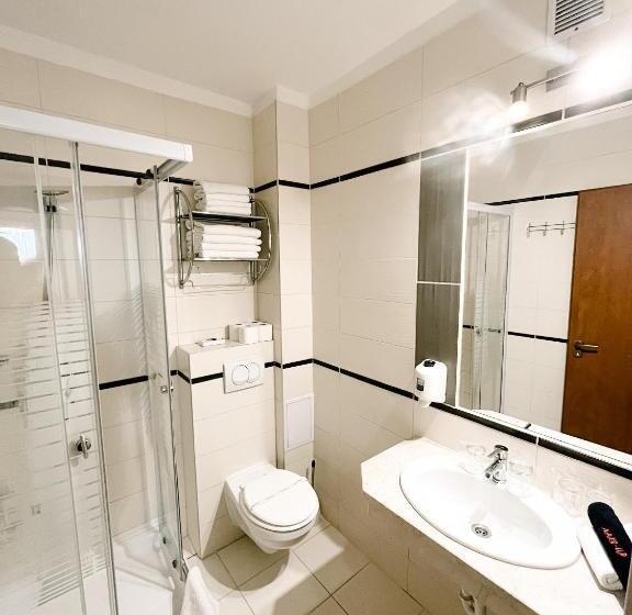 اتاق خانوادگی, Korona Wellness, Rendezvény és Borszálloda