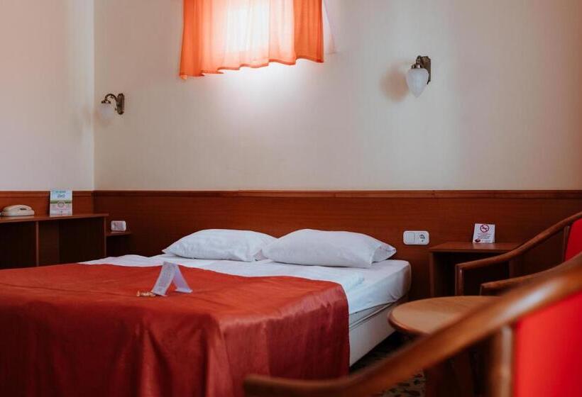 اتاق خانوادگی, Korona Wellness, Rendezvény és Borszálloda