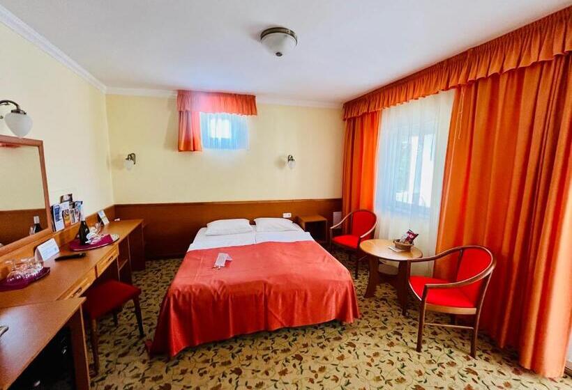 اتاق خانوادگی, Korona Wellness, Rendezvény és Borszálloda