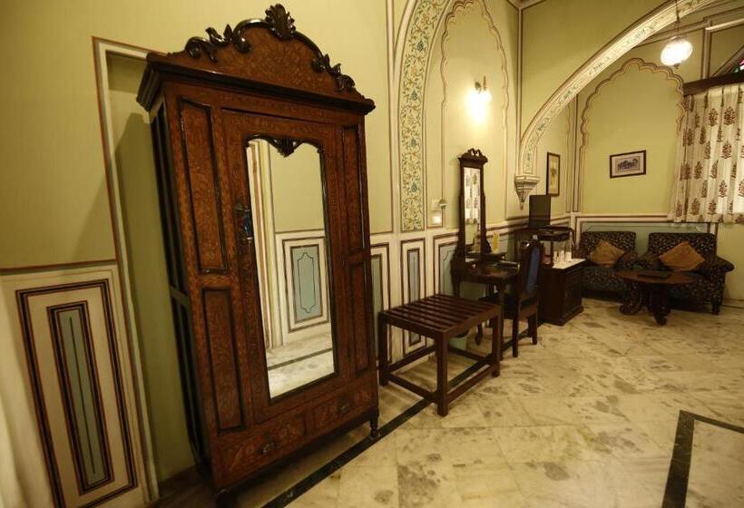 اتاق استاندارد, Narain Niwas Palace