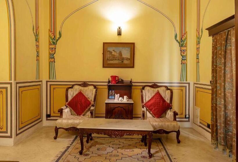 اتاق استاندارد, Narain Niwas Palace
