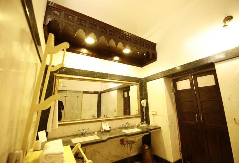 سوییت, Narain Niwas Palace