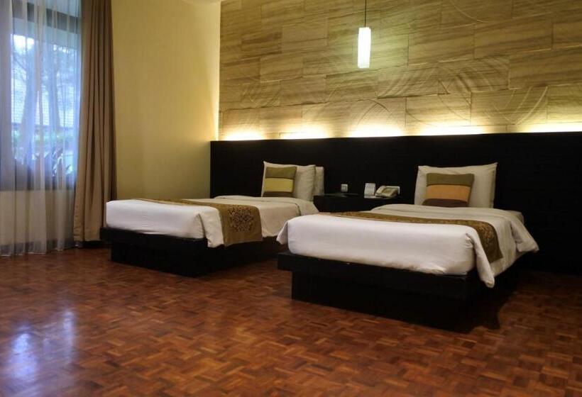 اتاق لوکس, Puteri Gunung