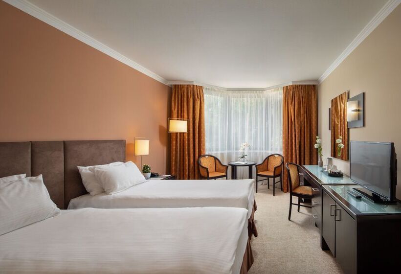 اتاق اجرایی, Verdi Budapest Aquincum