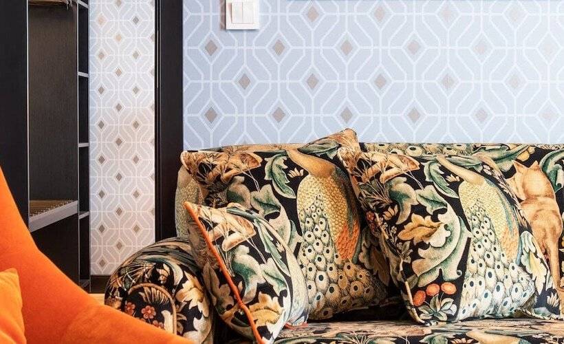 سوییت جونیور, Thon Hotel Cecil