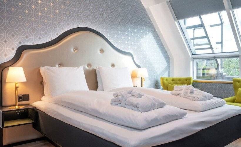 سوییت جونیور, Thon Hotel Cecil
