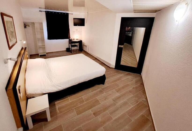 اتاق استاندارد, Crystal Hotel Saint Denis Basilique