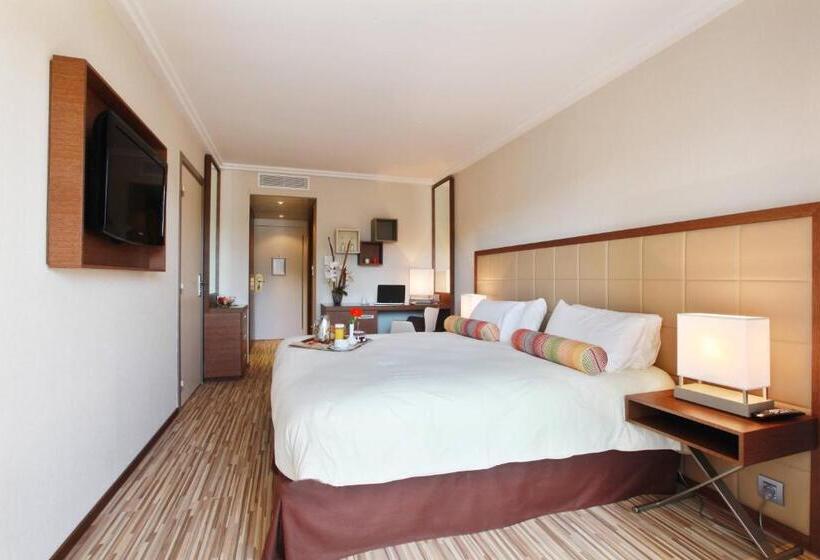 اتاق استاندارد با چشم‌انداز استخر, Ac Hotel By Marriott Ambassadeur Antibes   Juan Les Pins