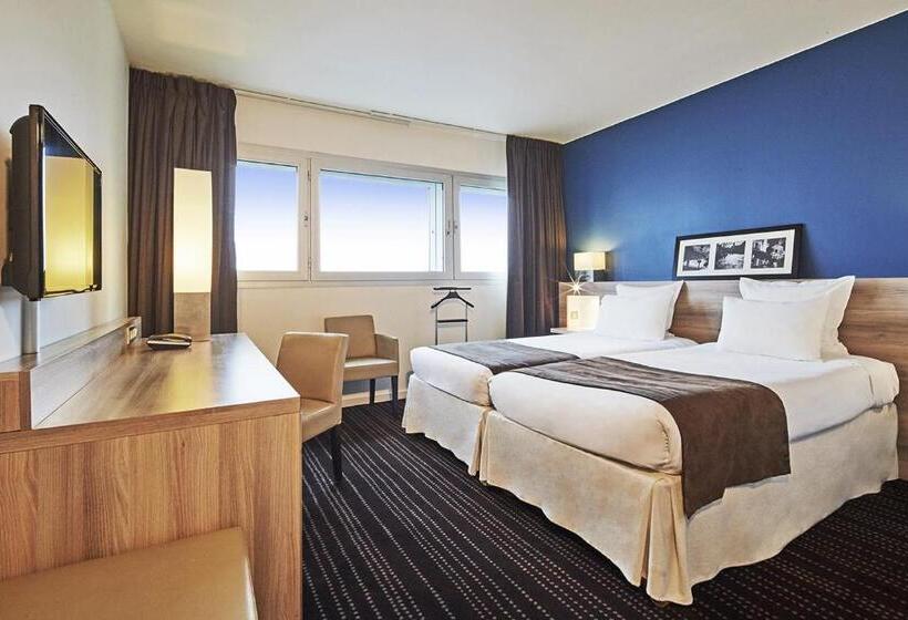 Standard Room, Campanile Le Bourget – Airport