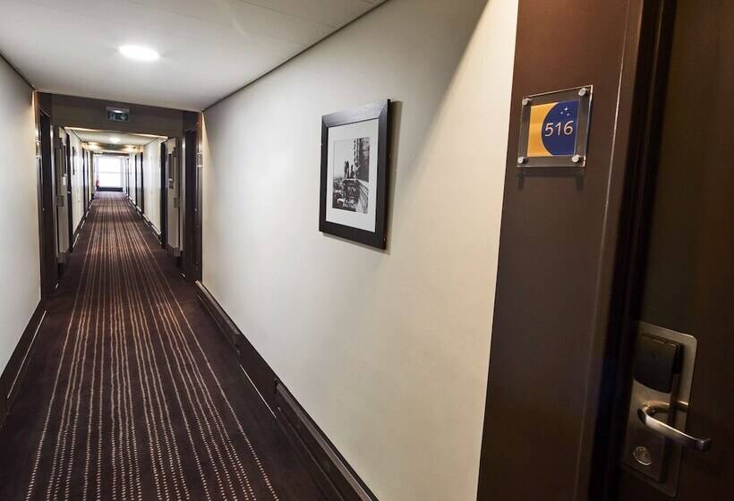 Standard Room, Campanile Le Bourget – Airport