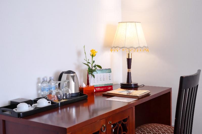 اتاق لوکس با چشم‌انداز باغ, Century Riverside Hotel Hue