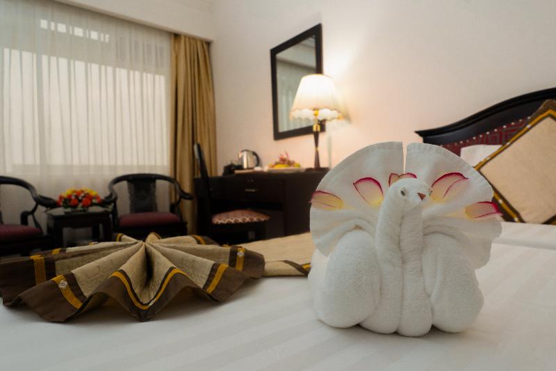 اتاق لوکس با چشم‌انداز باغ, Century Riverside Hotel Hue