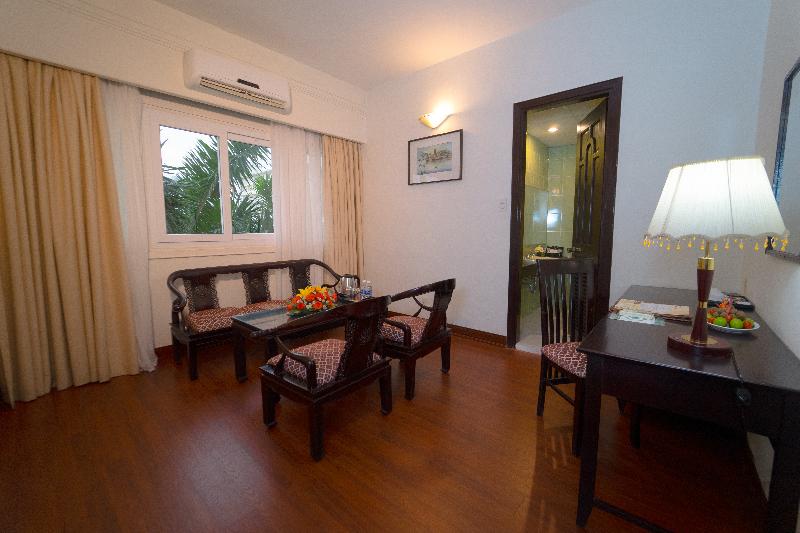 اتاق لوکس با چشم‌انداز باغ, Century Riverside Hotel Hue
