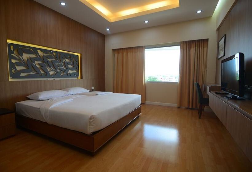 Deluxe Room, Charoen