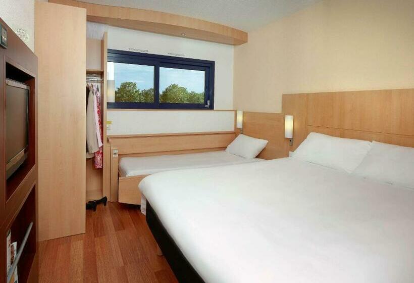 Standard Room Double Bed, Ibis Site Du Futuroscope