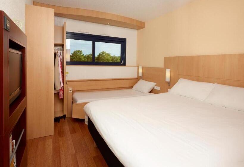 Standard Room Double Bed, Ibis Site Du Futuroscope