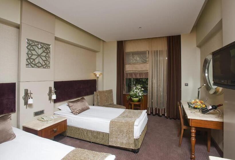 اتاق استاندارد سه نفره, Kervansaray Thermal Convention Center & Spa