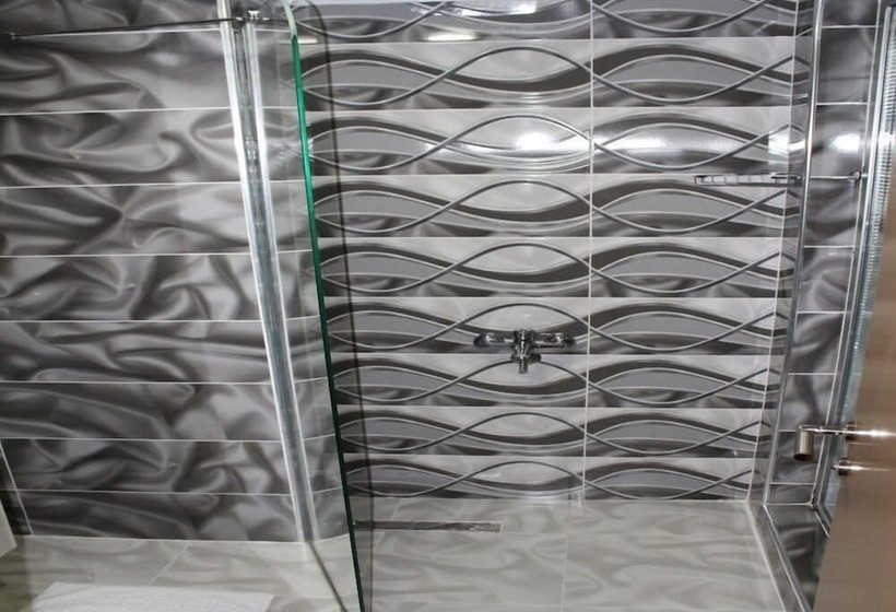 اتاق استاندارد یک نفره, Kittur