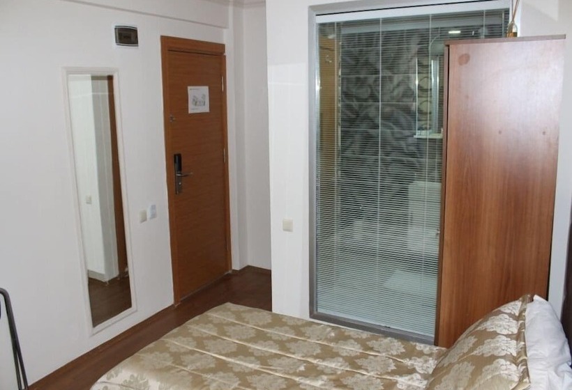 اتاق استاندارد یک نفره, Kittur