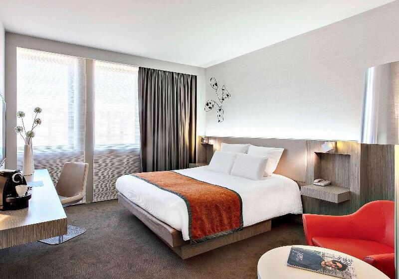 Deluxe Room King Size Bed, Pullman Toulouse Centre Ramblas