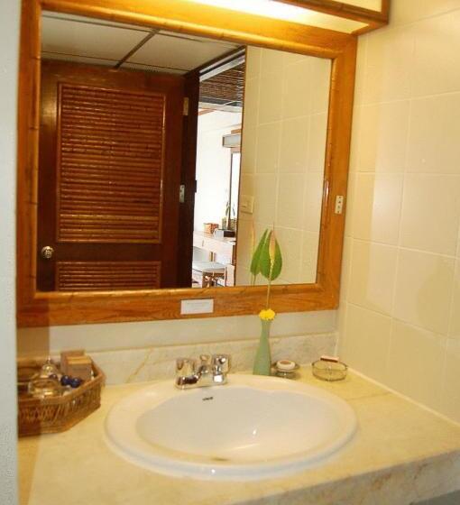 اتاق لوکس با چشم‌انداز دریا, Rayong Resort Hotel โรงแรมระยองรีสอร์ท