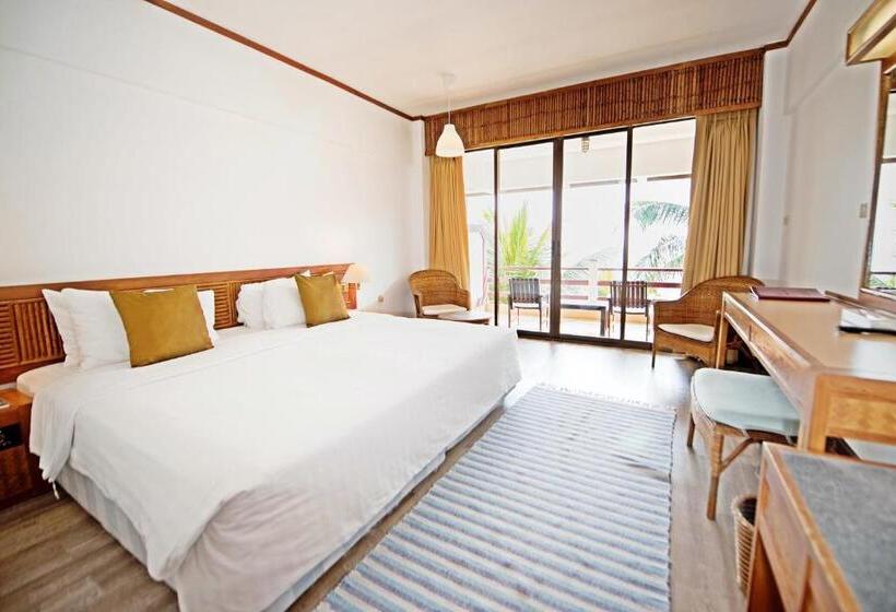 اتاق لوکس با چشم‌انداز دریا, Rayong Resort Hotel โรงแรมระยองรีสอร์ท