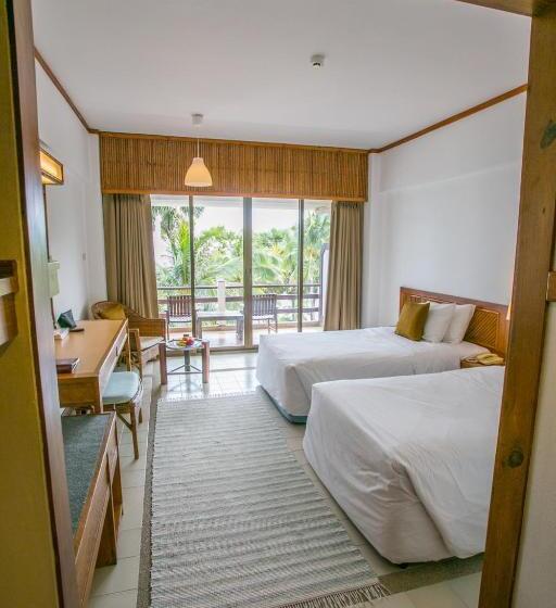 اتاق لوکس با چشم‌انداز دریا, Rayong Resort Hotel โรงแรมระยองรีสอร์ท