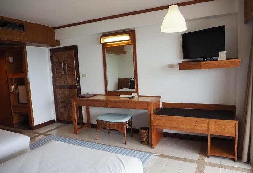 اتاق لوکس با چشم‌انداز دریا, Rayong Resort Hotel โรงแรมระยองรีสอร์ท