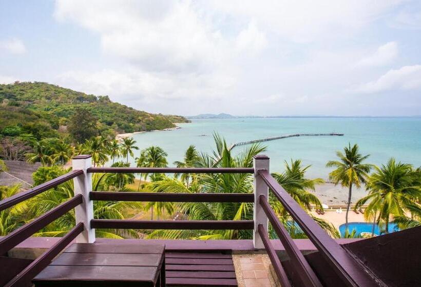 اتاق لوکس با چشم‌انداز دریا, Rayong Resort Hotel โรงแรมระยองรีสอร์ท