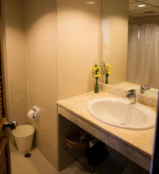 اتاق لوکس با چشم‌انداز دریا, Rayong Resort Hotel โรงแรมระยองรีสอร์ท