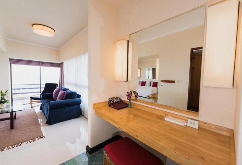 سوئیت پریمیوم با چشم‌انداز دریا, Rayong Resort Hotel โรงแรมระยองรีสอร์ท
