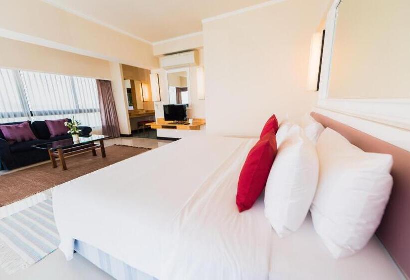سوئیت پریمیوم با چشم‌انداز دریا, Rayong Resort Hotel โรงแรมระยองรีสอร์ท