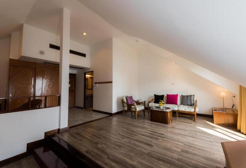 اتاق استاندارد سه نفره, Rayong Resort Hotel โรงแรมระยองรีสอร์ท