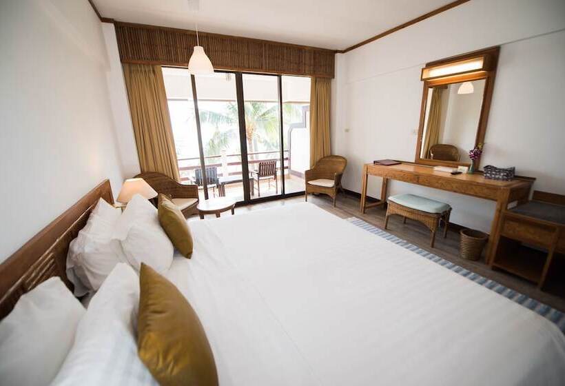 اتاق لوکس با چشم‌انداز دریا, Rayong Resort Hotel โรงแรมระยองรีสอร์ท