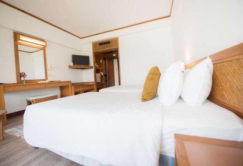 اتاق لوکس با چشم‌انداز دریا, Rayong Resort Hotel โรงแรมระยองรีสอร์ท
