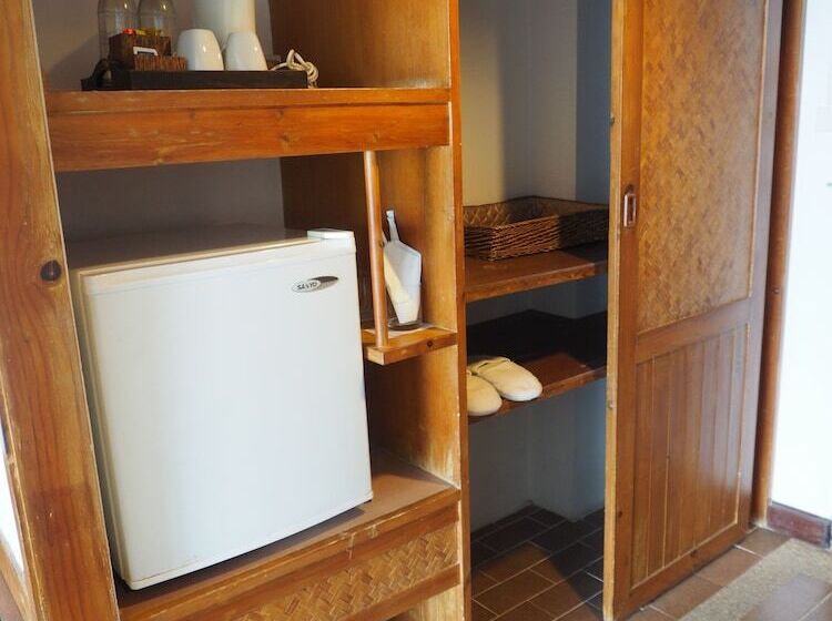 اتاق لوکس با چشم‌انداز دریا, Rayong Resort Hotel โรงแรมระยองรีสอร์ท
