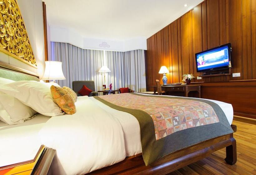سوییت اجرایی, The Empress Hotel   Sha Extra Plus