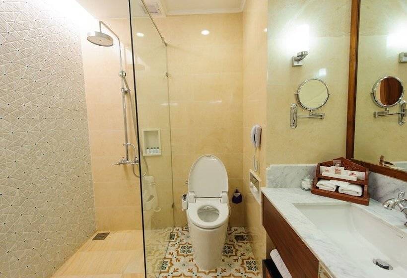 سوییت اجرایی, The Empress Hotel   Sha Extra Plus