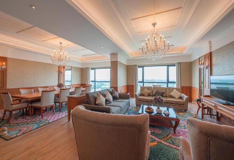 سوئیت پریمیوم, The Empress Hotel   Sha Extra Plus