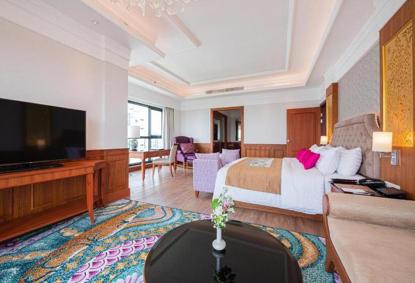 سوئیت پریمیوم, The Empress Hotel   Sha Extra Plus