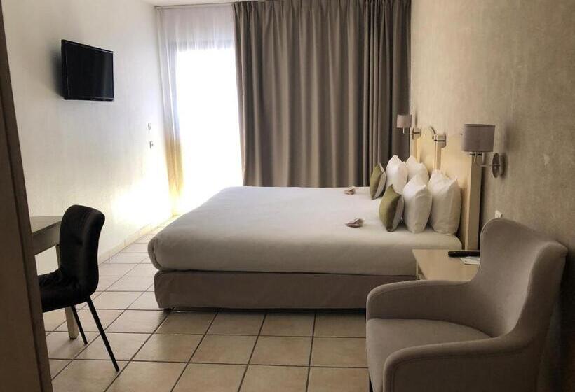 Chambre Executive Lit King Size, Best Western Gemenos En Provence