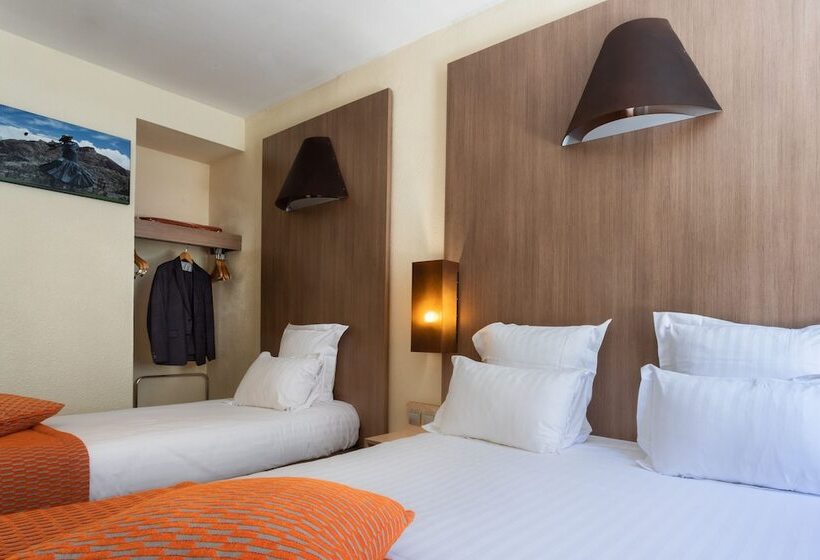 Superior Triple Room, Carre Vieux Port