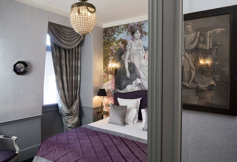 Superior Room, De Latour Maubourg