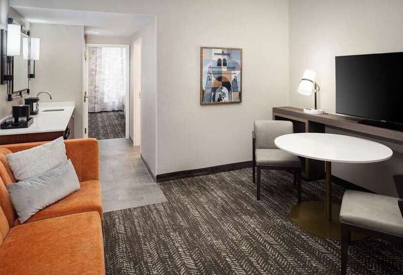 سوییت, Embassy Suites By Hilton Chicago Downtown River North