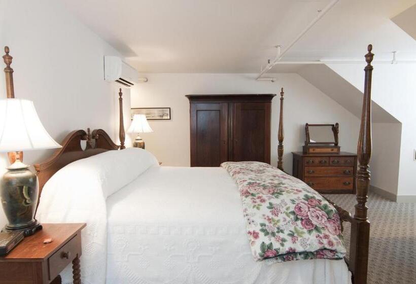 Deluxe Suite King Bed, The First Colony Inn