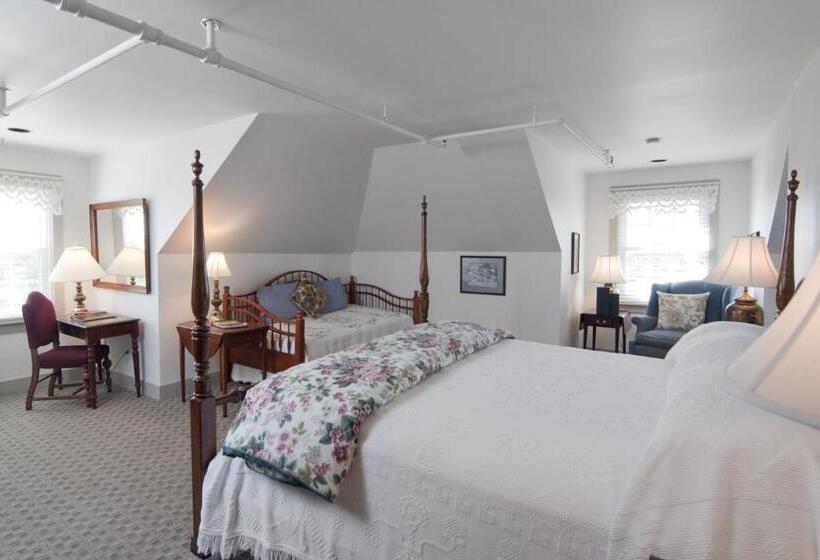Deluxe Suite King Bed, The First Colony Inn