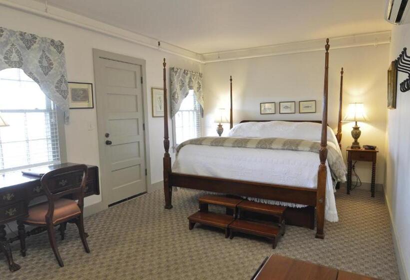 Deluxe Suite King Bed, The First Colony Inn