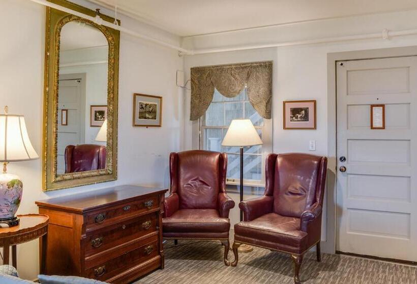 Deluxe Suite King Bed, The First Colony Inn